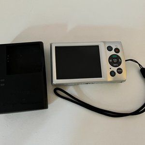 Canon PowerShot ELPH180 USED IN GOOD CONDITION